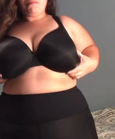 Thick and all natural mom! - free porn video