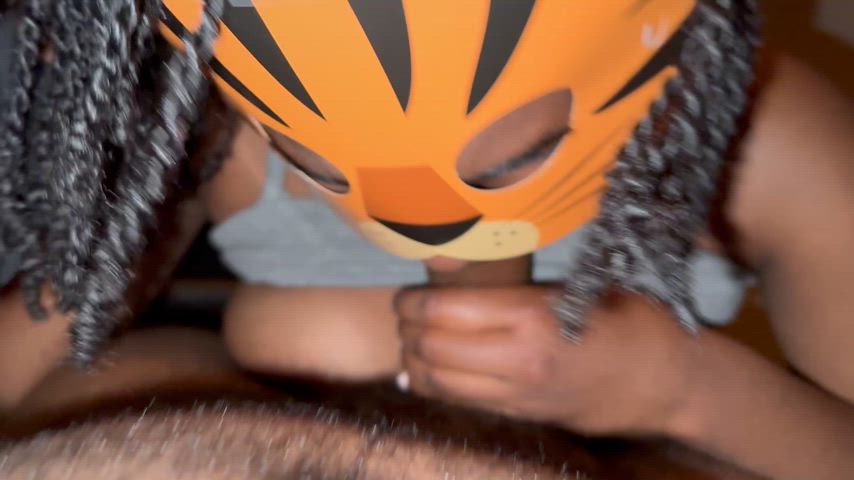 Masked blowjob’s are the best - free porn video