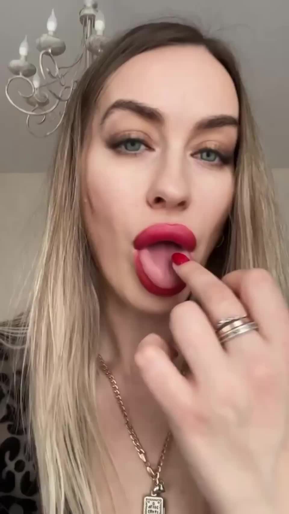I hope my coworkers find me - free porn video
