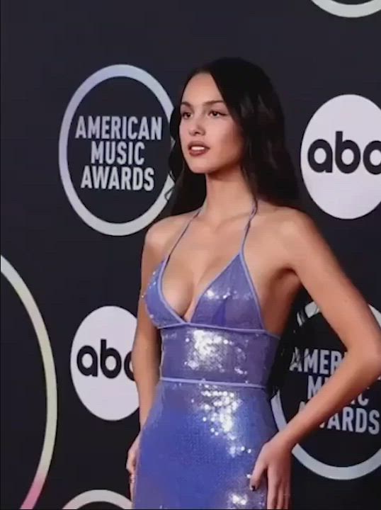 Olivia Rodrigo tease the guys who still follow the NNN - free porn video