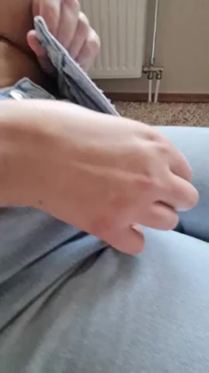 Sending nudes to whooever upv this (instantly)👻: annarojem - free porn video