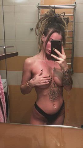 I like to look at myself and touch - free porn video
