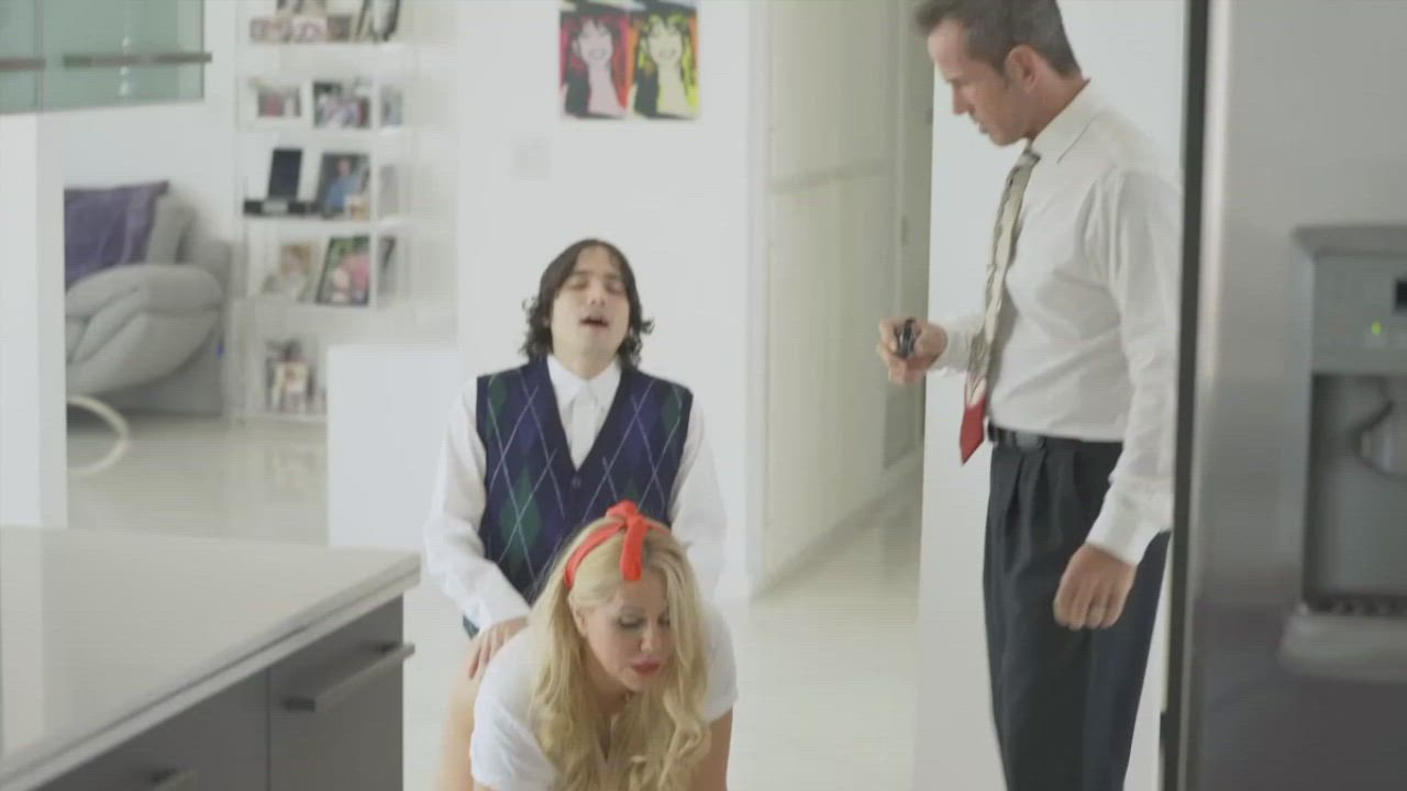 "What`s going on here?" - free porn video
