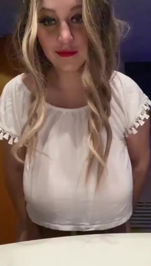 Let's breed in my bathroom, I'll let you drink my milk - free porn video