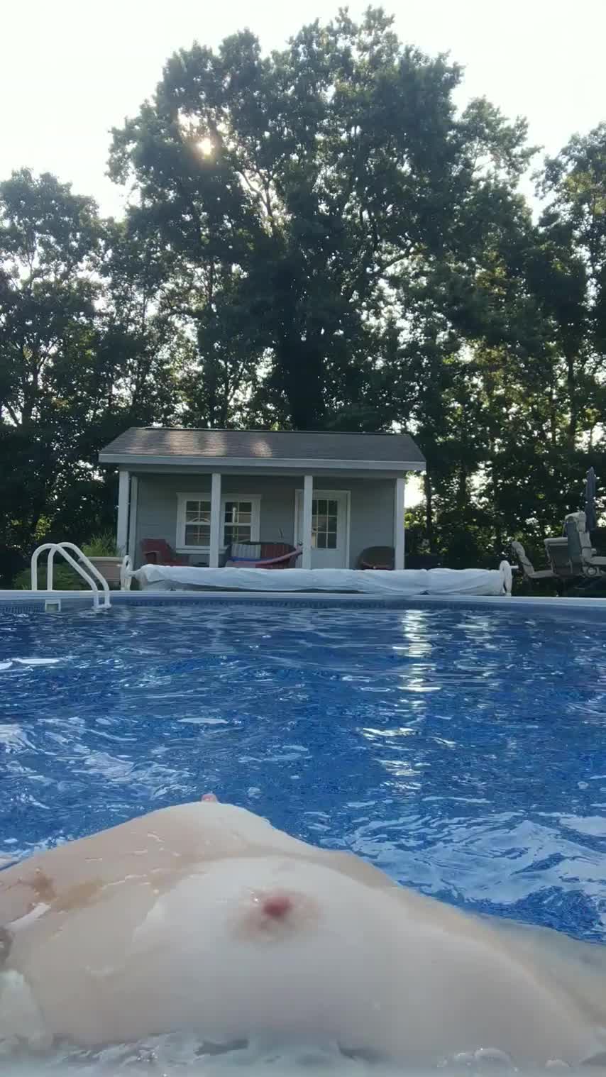 I just loveeeee summertime (f)(27) - free porn video