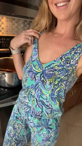 I’ll make you dinner if you suck my mom tits [reveal] - free porn video