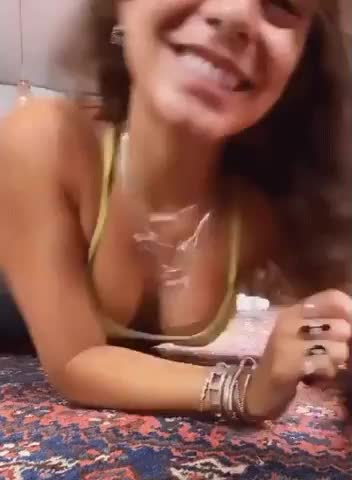 How Would You Give It To Vanessa Hudgens - free porn video