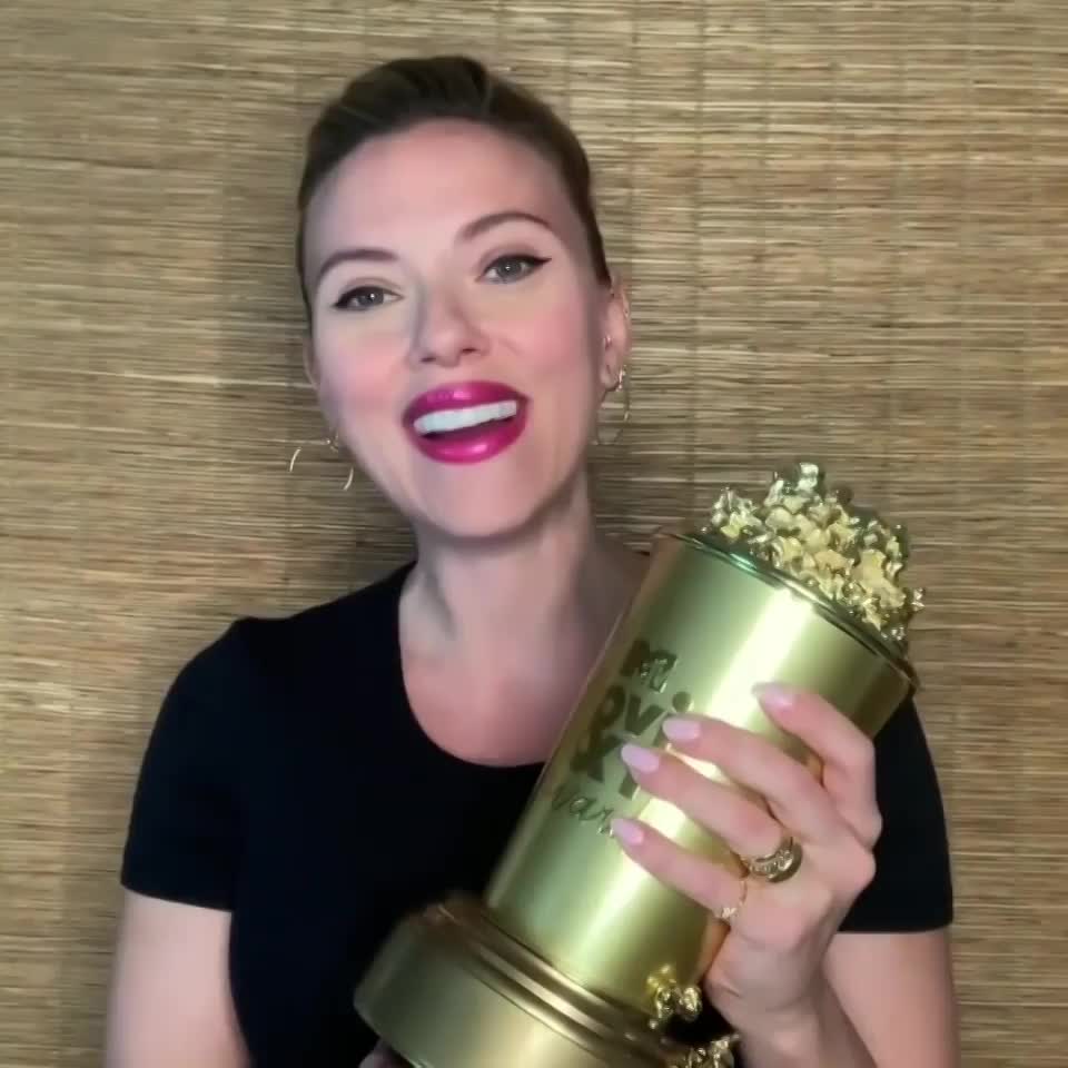 Scarlett Johansson gets slimed - MTV Movie Awards 2021 - free porn video