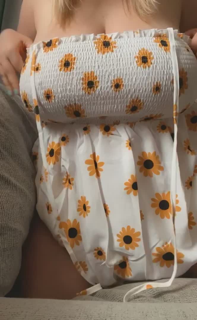 No bra and sundress season 🌻 - free porn video