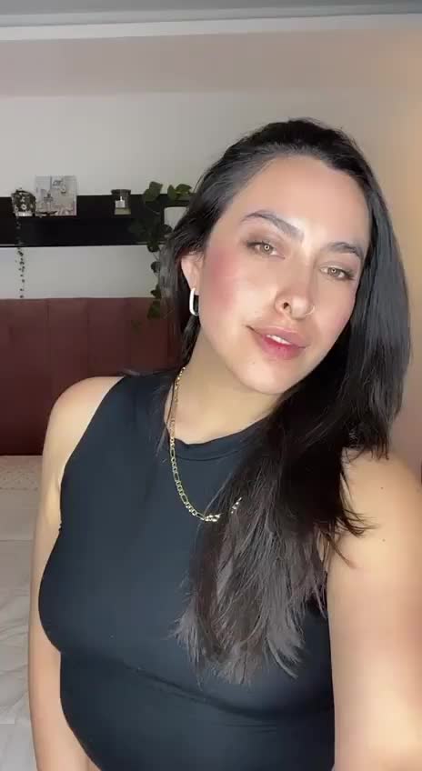 Latina clapping 🍑 - free porn video