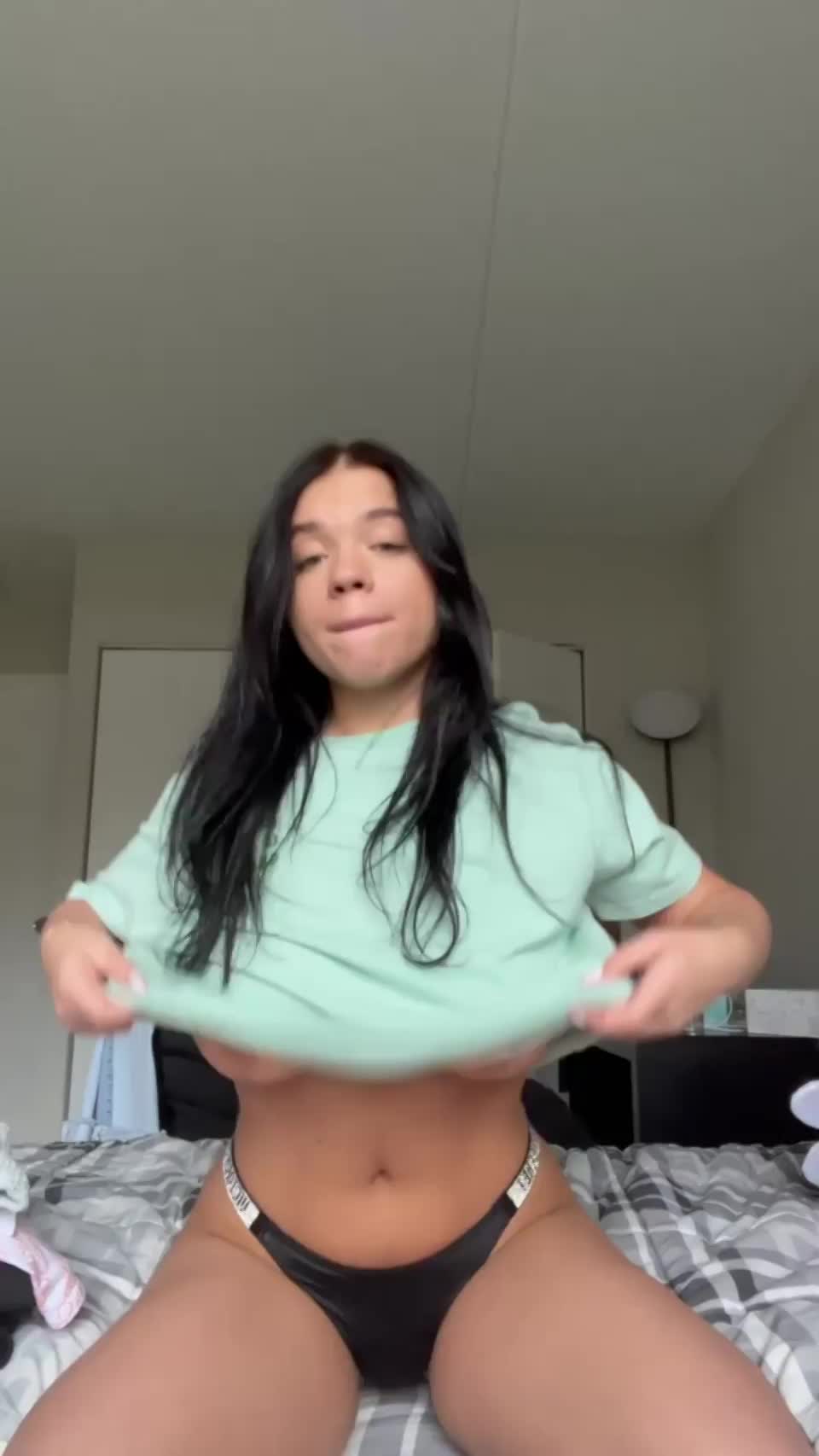 I hope those big boobs make you harder this morning - free porn video