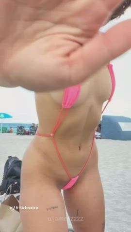 Hot babe at the beach - free porn video