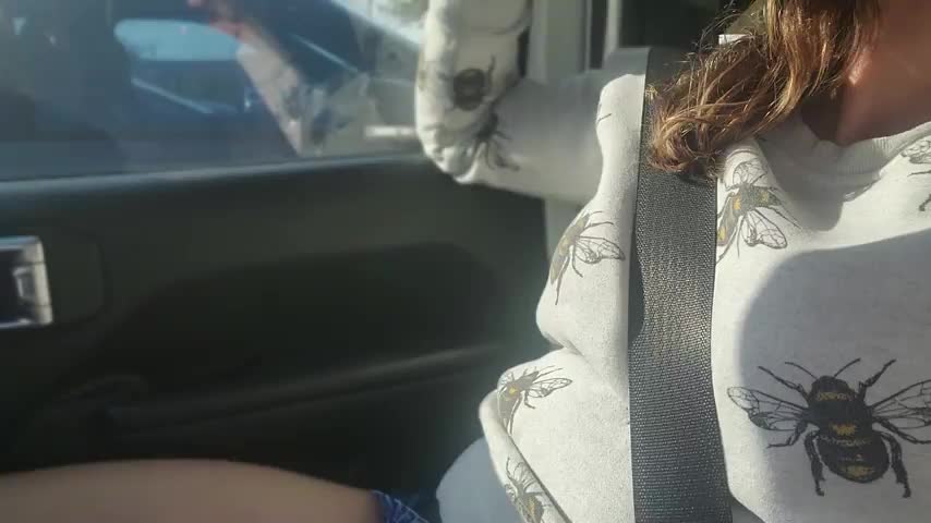 Catch me in the parking lot [GIF] - free porn video