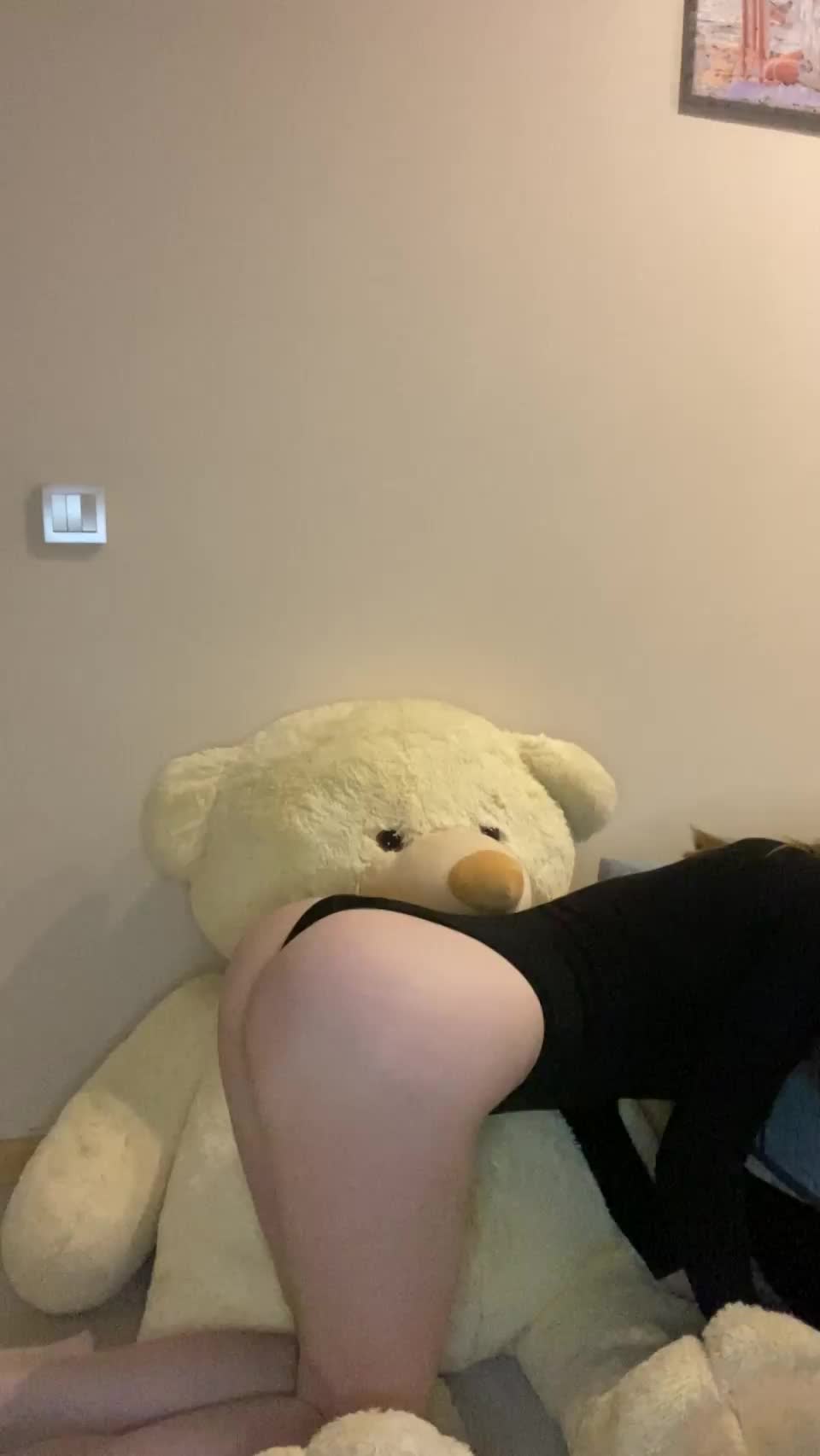I would love to squat on your dick instead.. - free porn video