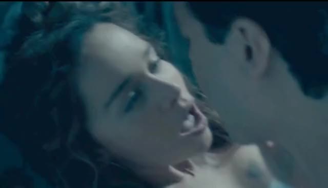 Imagine Emilia Clarke looking at you like this and whispering "Cum inside me and put a baby in me" - free porn video