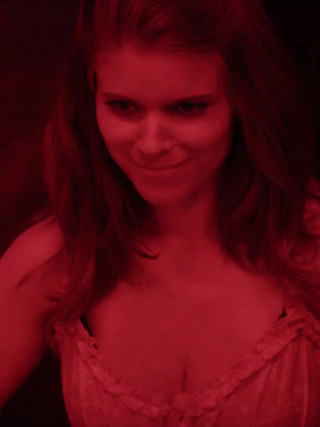 Kate Mara making sure her tits are showing - free porn video