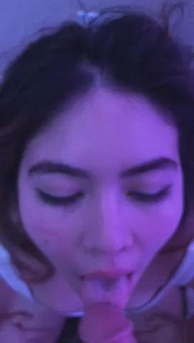 Her first attempt at deepthroat - free porn video
