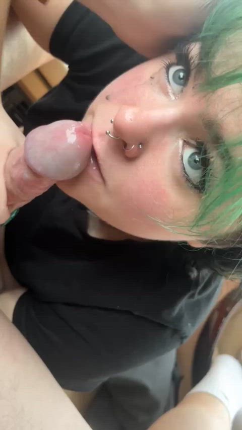 A cock just looks so pretty between my lips - free porn video