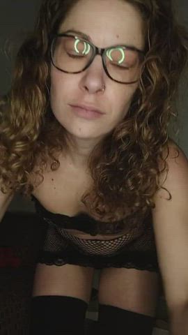 A horny mom ready for breeding - free porn video