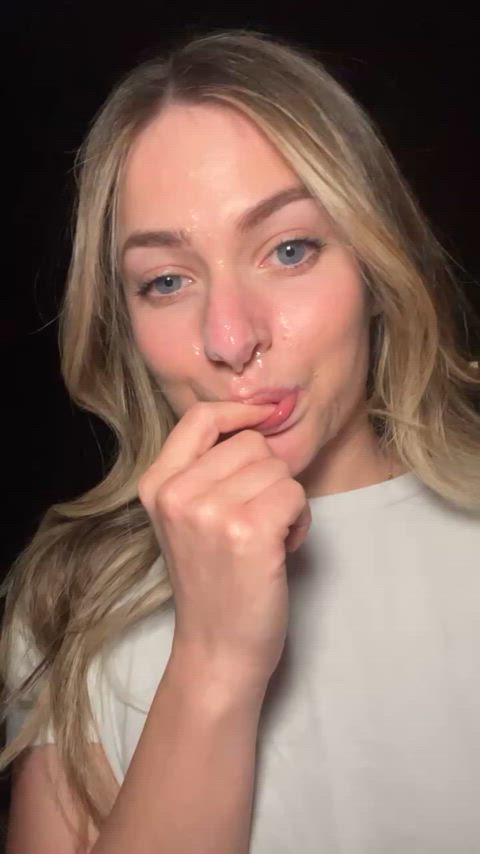 I’m just a cumslut who likes facials AND swallowing :) - free porn video