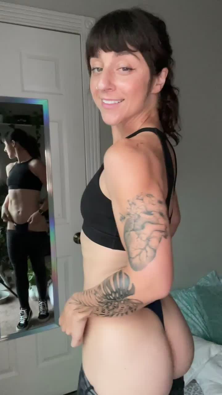 Booty pump is real, solid leg day 🦵🏻 - free porn video