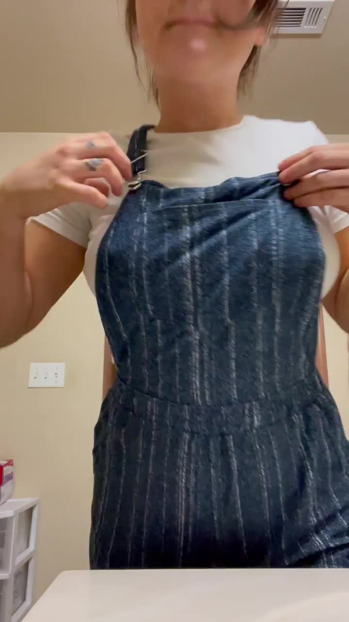 I enjoy making men (and women) extremely horny 😌 - free porn video