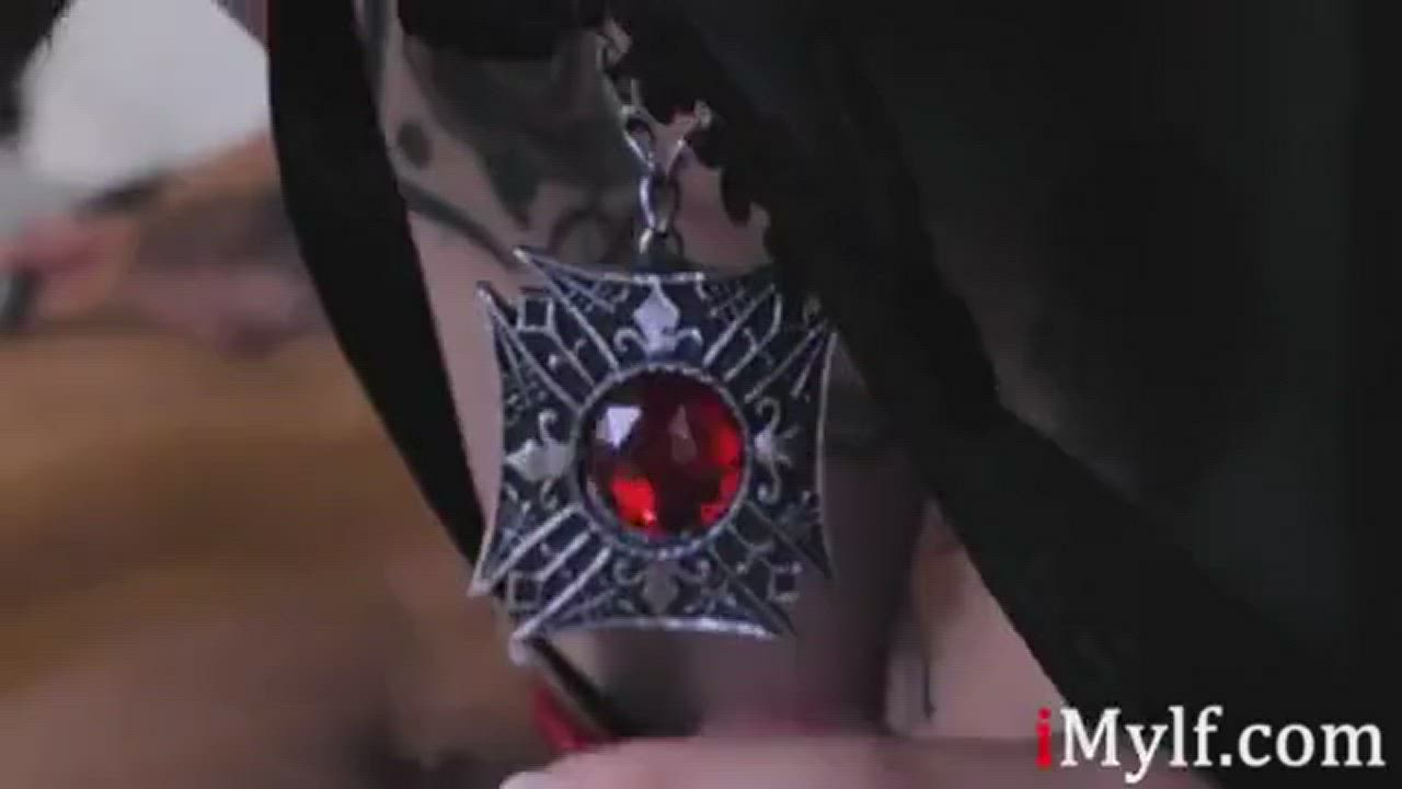 Hot MILF Anna Bell Peaks cosplaying as a vampire sucks off sperm from a big cock - free porn video