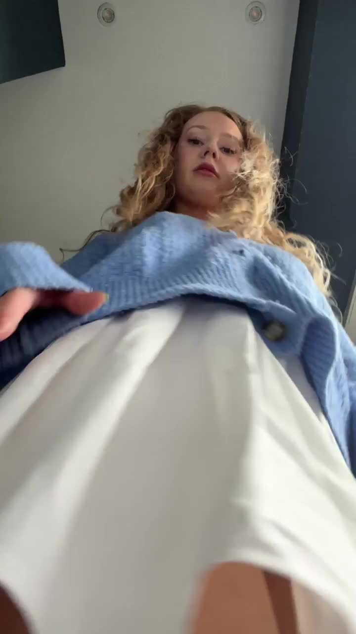 I hope you like camel toes 🍆 - free porn video