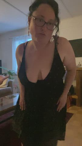 If you’re into Milfs with big tits we’re gonna get along juuuust finez - free porn video