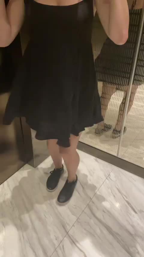 The security love me when I get in the lift! [GIF] - free porn video