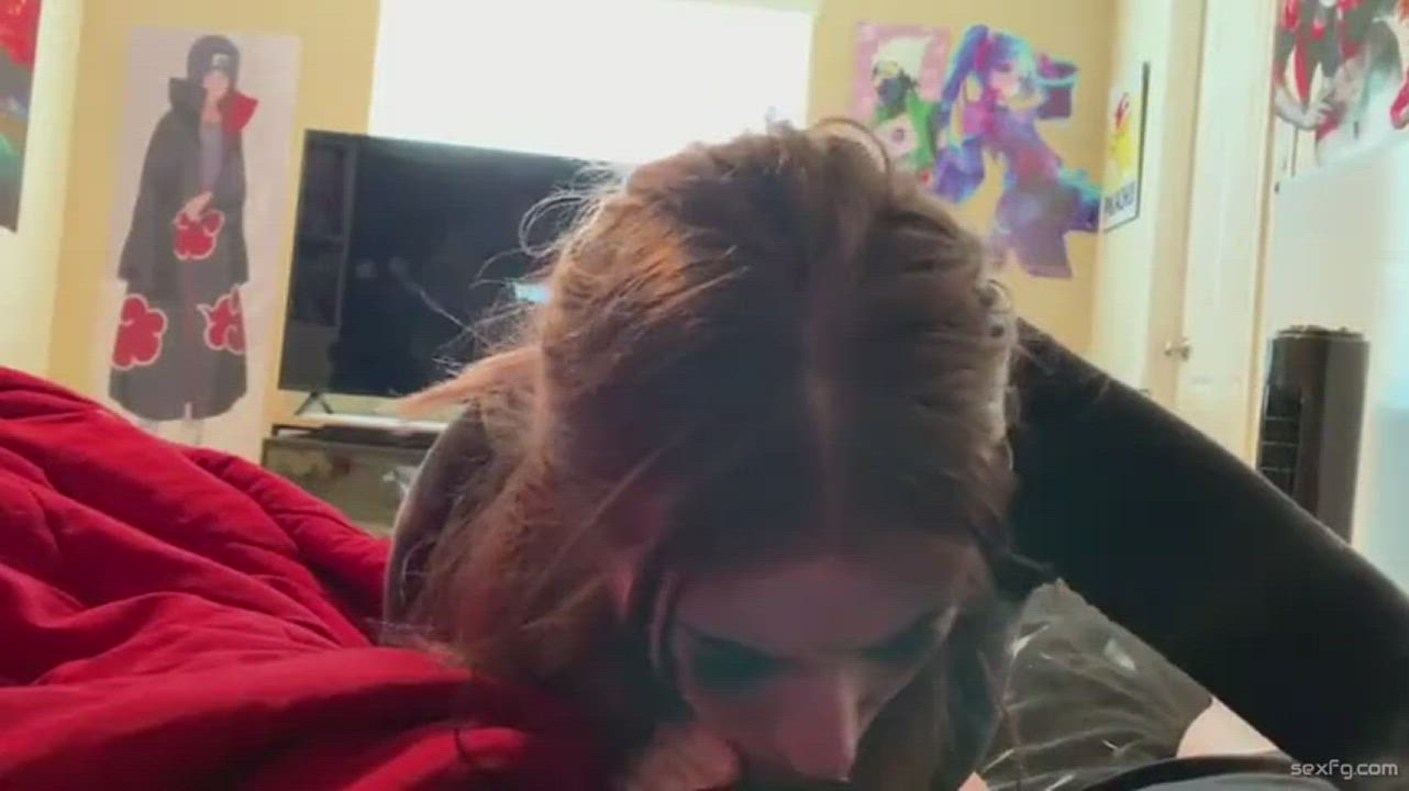 Gorgeous Redhead Babe Sucking Cock - free porn video