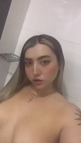 How do I look in green? - free porn video