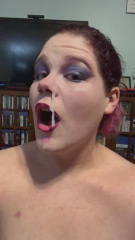 I love watching it drip before I clean off - free porn video