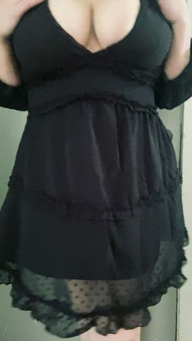 What do you think of my new dress? I can't quite zip up the back 😕 - free porn video
