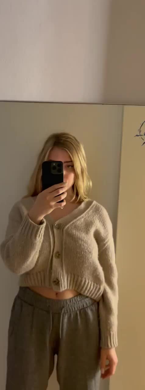 Has a 18yo girl ever made you cum? - free porn video