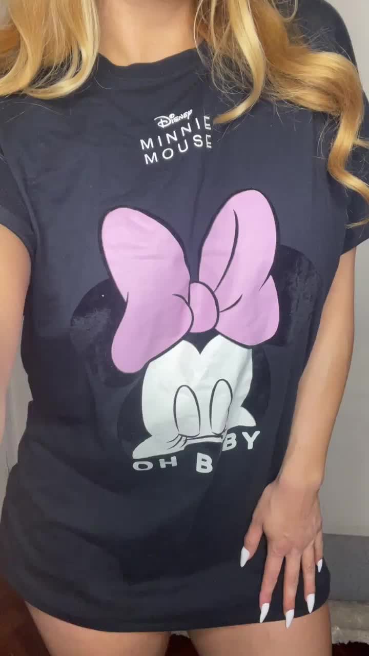 Minnie Mouse isn’t so Minnie - free porn video