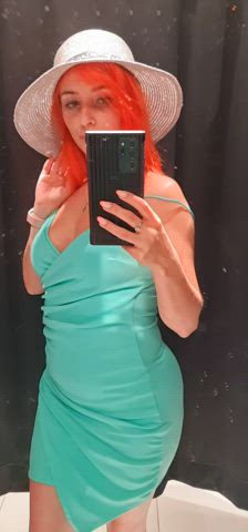 Great reveal in the dressing room - free porn video