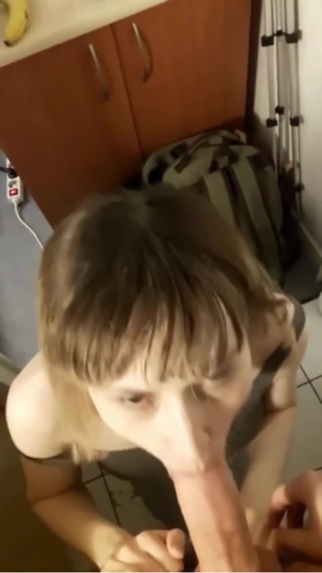Quick kitchen blowjob  - free porn video