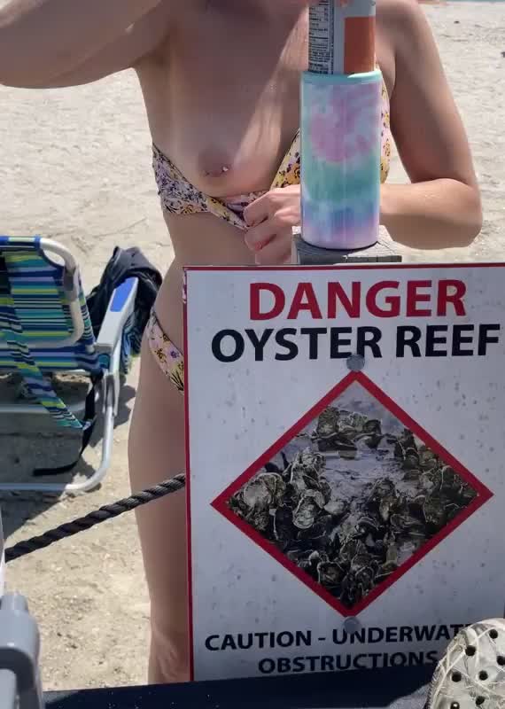 [GIF] checking my tanlines at the beach - free porn video
