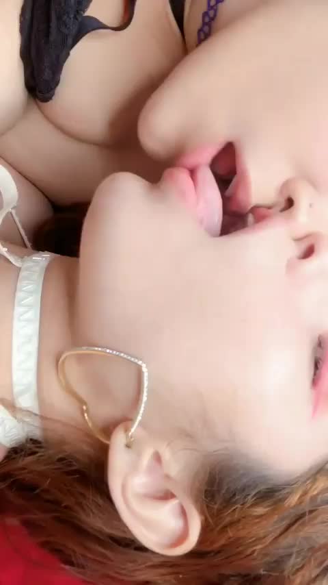 She makes me incredibly horny - free porn video