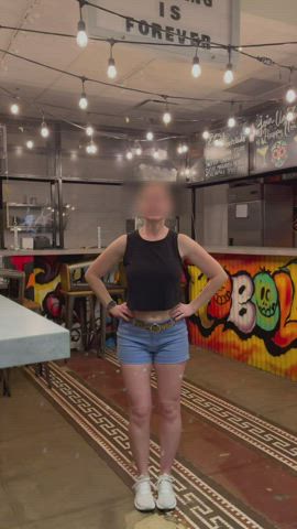 Apparently, the quarantine was temporary according to the sign [GIF] - free porn video