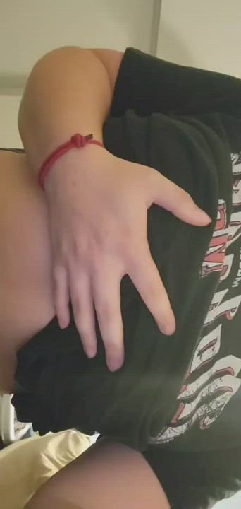The kind of drops my gf sends me while I'm at work - free porn video