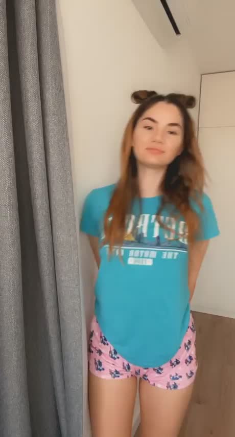 Put that older cock inside me, please - free porn video