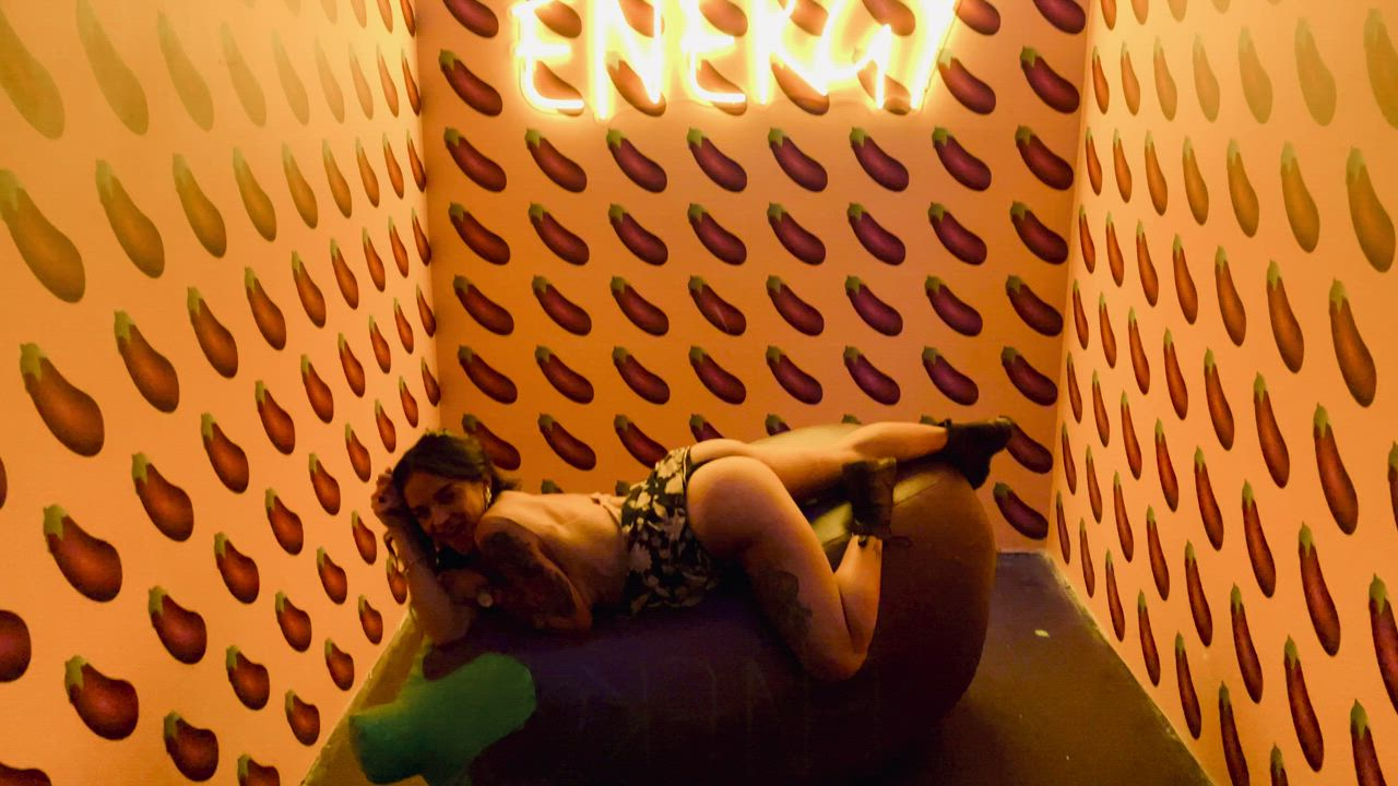 I love big 🍆 [GIF] - free porn video