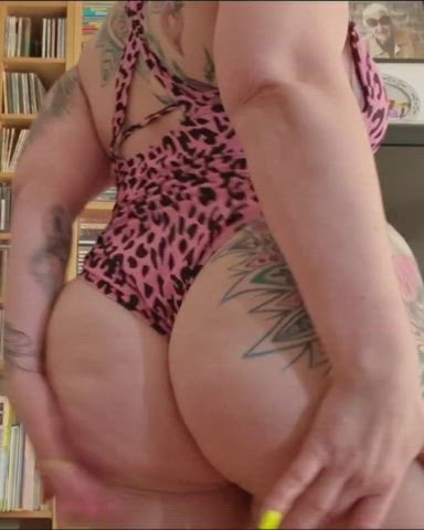 I'm a cheeky gal 😋 - free porn video