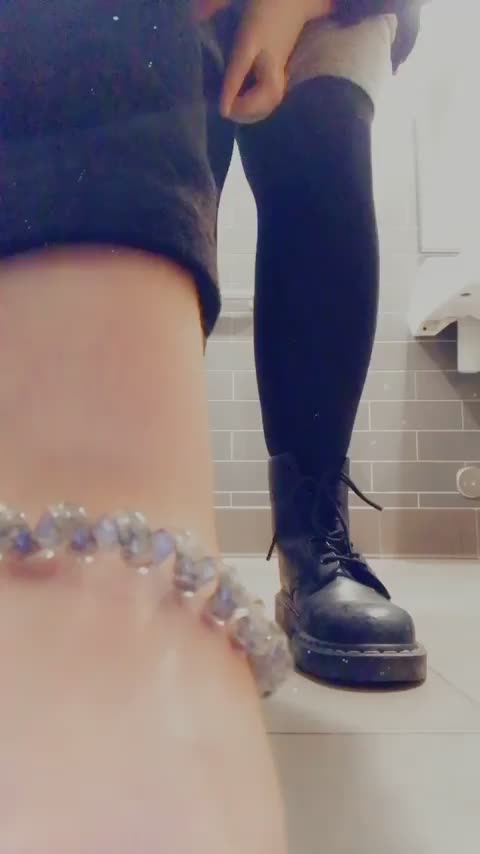 I(f) you were a customer in my coffee shop, would you meet me in my favorite spot? 😈☕️ - free porn video