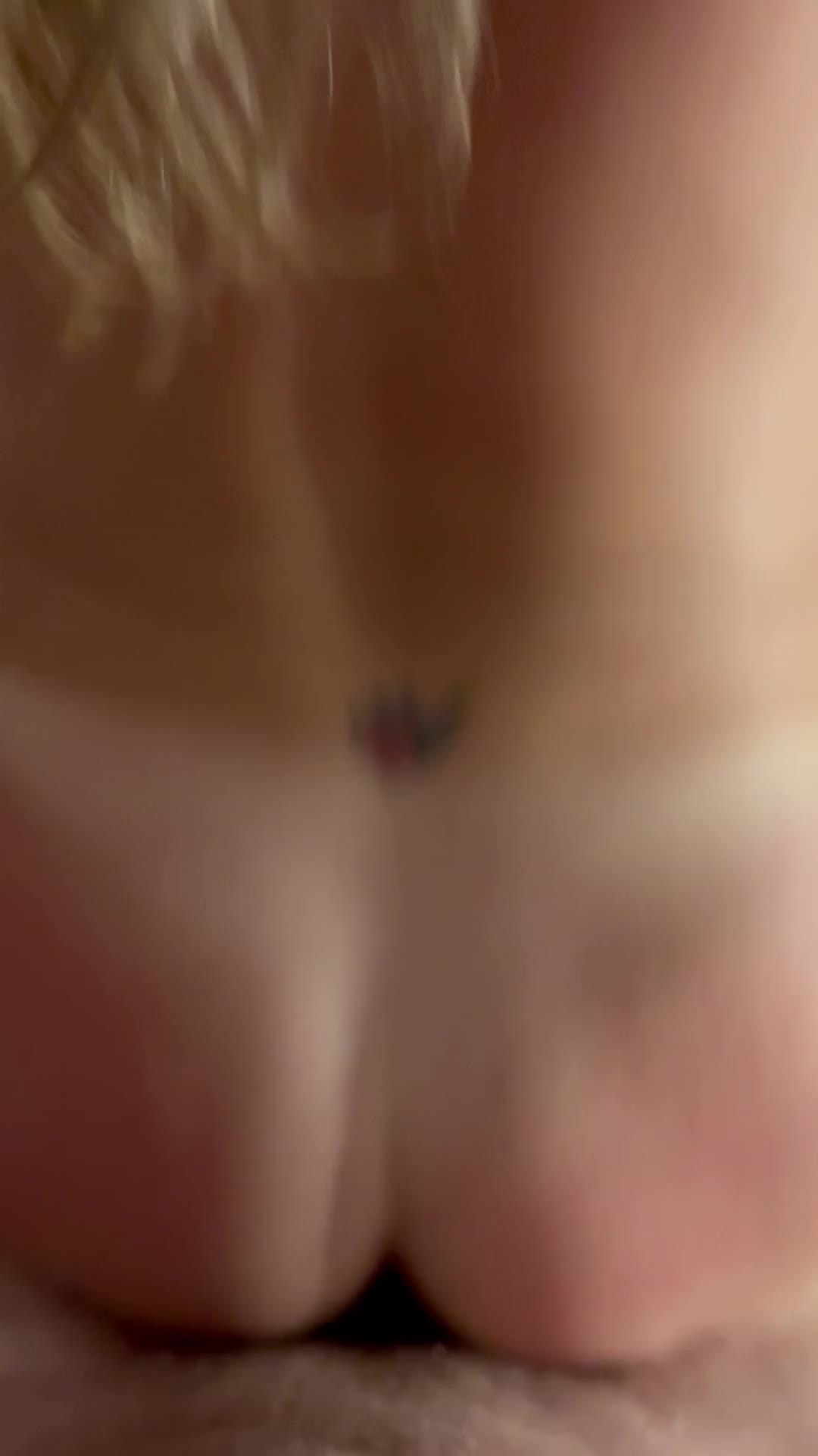Hard doggy in front of the mirror - free porn video