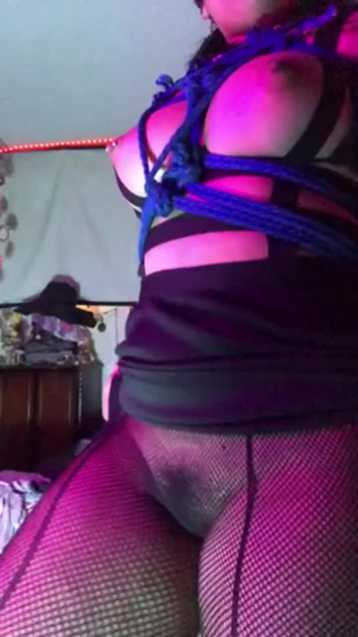 Wanna play with a hairy rope bunny?🖤🐰🧶😜 - free porn video