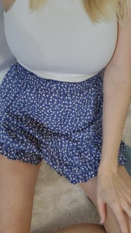 A slutty school teacher always wants to share her pussy - free porn video