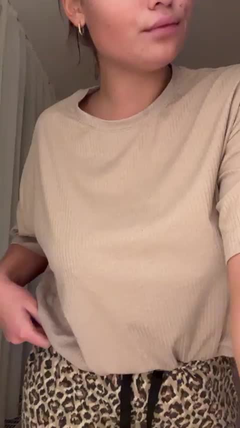 I forgot to wear a bra today, i hope it's not a problem - free porn video